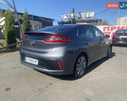 Серый Хендай Ioniq, объемом двигателя 1.58 л и пробегом 99 тыс. км за 17900 $, фото 7 на Automoto.ua