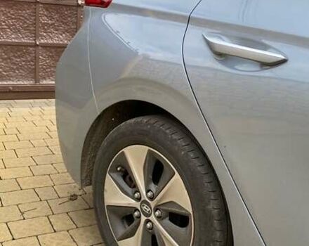 Серый Хендай Ioniq, объемом двигателя 0 л и пробегом 108 тыс. км за 13700 $, фото 6 на Automoto.ua