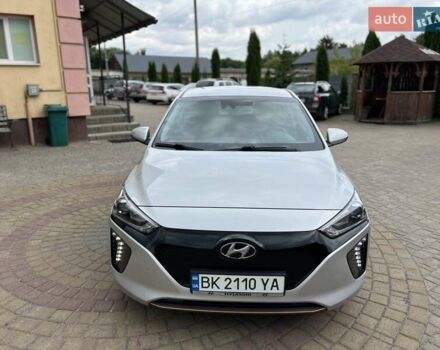 Серый Хендай Ioniq, объемом двигателя 0 л и пробегом 111 тыс. км за 13850 $, фото 6 на Automoto.ua