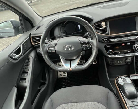 Серый Хендай Ioniq, объемом двигателя 0 л и пробегом 86 тыс. км за 13500 $, фото 18 на Automoto.ua