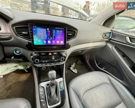 Серый Хендай Ioniq, объемом двигателя 1.6 л и пробегом 129 тыс. км за 7900 $, фото 25 на Automoto.ua