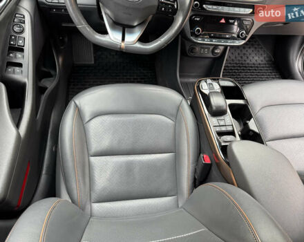 Серый Хендай Ioniq, объемом двигателя 0 л и пробегом 107 тыс. км за 12499 $, фото 29 на Automoto.ua