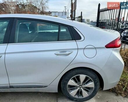 Серый Хендай Ioniq, объемом двигателя 1.6 л и пробегом 129 тыс. км за 7900 $, фото 11 на Automoto.ua