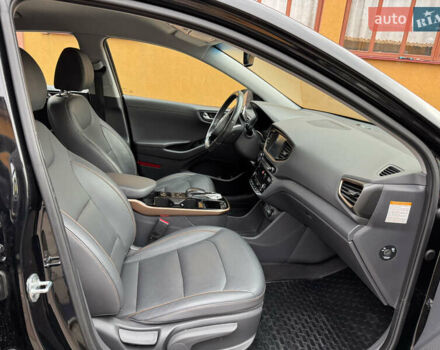 Серый Хендай Ioniq, объемом двигателя 0 л и пробегом 107 тыс. км за 12499 $, фото 63 на Automoto.ua