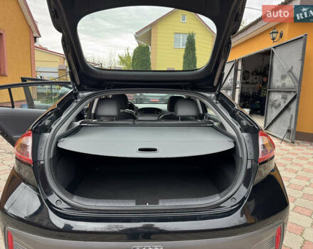 Серый Хендай Ioniq, объемом двигателя 0 л и пробегом 107 тыс. км за 12499 $, фото 16 на Automoto.ua