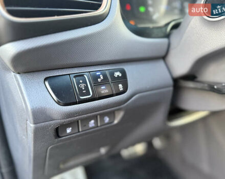 Серый Хендай Ioniq, объемом двигателя 0 л и пробегом 109 тыс. км за 13899 $, фото 25 на Automoto.ua