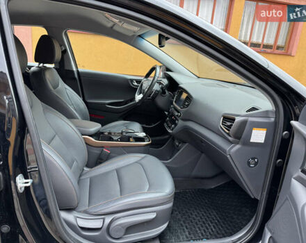 Серый Хендай Ioniq, объемом двигателя 0 л и пробегом 107 тыс. км за 12499 $, фото 35 на Automoto.ua