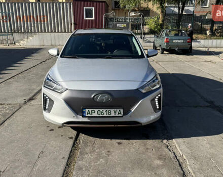 Серый Хендай Ioniq, объемом двигателя 0 л и пробегом 182 тыс. км за 15550 $, фото 2 на Automoto.ua