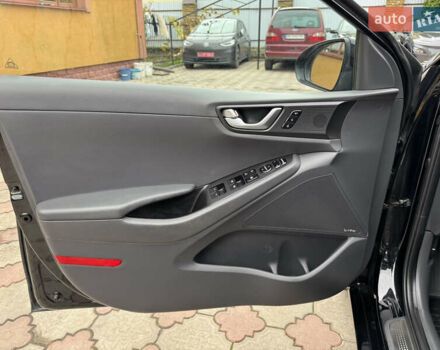 Серый Хендай Ioniq, объемом двигателя 0 л и пробегом 107 тыс. км за 12499 $, фото 11 на Automoto.ua