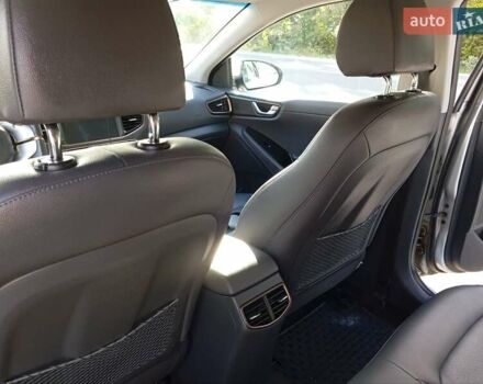 Серый Хендай Ioniq, объемом двигателя 0 л и пробегом 90 тыс. км за 13900 $, фото 11 на Automoto.ua