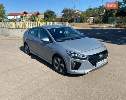 Сірий Хендай Ioniq, об'ємом двигуна 0 л та пробігом 150 тис. км за 13500 $, фото 5 на Automoto.ua