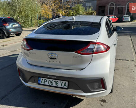Серый Хендай Ioniq, объемом двигателя 0 л и пробегом 182 тыс. км за 15550 $, фото 3 на Automoto.ua
