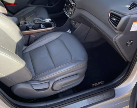 Сірий Хендай Ioniq, об'ємом двигуна 0 л та пробігом 121 тис. км за 12800 $, фото 6 на Automoto.ua