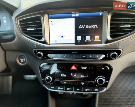 Серый Хендай Ioniq, объемом двигателя 0 л и пробегом 109 тыс. км за 13899 $, фото 36 на Automoto.ua