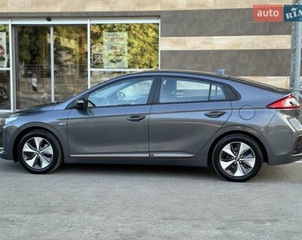Сірий Хендай Ioniq, об'ємом двигуна 0 л та пробігом 81 тис. км за 12499 $, фото 3 на Automoto.ua