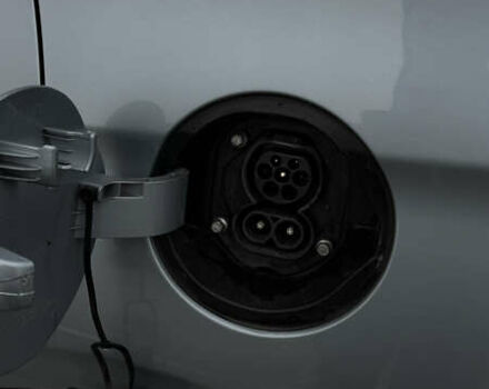 Сірий Хендай Ioniq, об'ємом двигуна 0 л та пробігом 166 тис. км за 11300 $, фото 9 на Automoto.ua