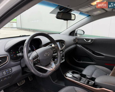Серый Хендай Ioniq, объемом двигателя 0 л и пробегом 87 тыс. км за 13500 $, фото 11 на Automoto.ua