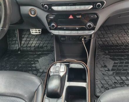 Хендай Ioniq 2018 в Виннице на Automoto.ua Серый Хендай Ioniq, объемом двигателя 0 л и пробегом 93 тыс. км за 15300 $, фото 6 на Automoto.ua