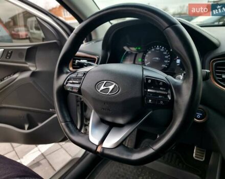 Серый Хендай Ioniq, объемом двигателя 0 л и пробегом 137 тыс. км за 12950 $, фото 33 на Automoto.ua