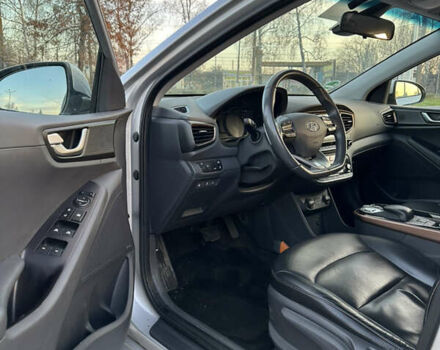 Серый Хендай Ioniq, объемом двигателя 0 л и пробегом 100 тыс. км за 13500 $, фото 3 на Automoto.ua