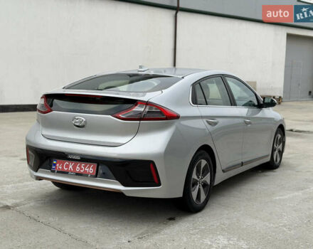 Серый Хендай Ioniq, объемом двигателя 0 л и пробегом 87 тыс. км за 13500 $, фото 4 на Automoto.ua