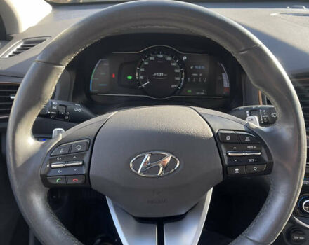 Сірий Хендай Ioniq, об'ємом двигуна 0 л та пробігом 121 тис. км за 12800 $, фото 22 на Automoto.ua