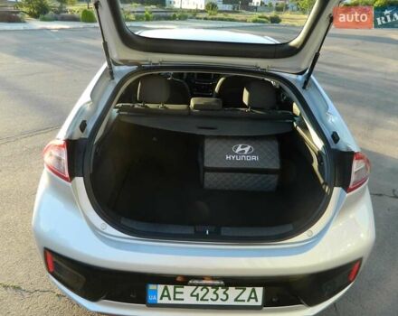 Сірий Хендай Ioniq, об'ємом двигуна 0 л та пробігом 91 тис. км за 13300 $, фото 18 на Automoto.ua