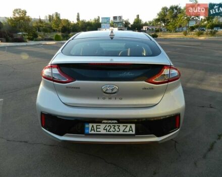 Сірий Хендай Ioniq, об'ємом двигуна 0 л та пробігом 91 тис. км за 13300 $, фото 8 на Automoto.ua