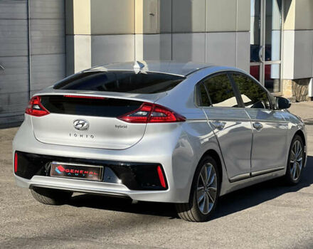 Сірий Хендай Ioniq, об'ємом двигуна 1.58 л та пробігом 134 тис. км за 15900 $, фото 11 на Automoto.ua