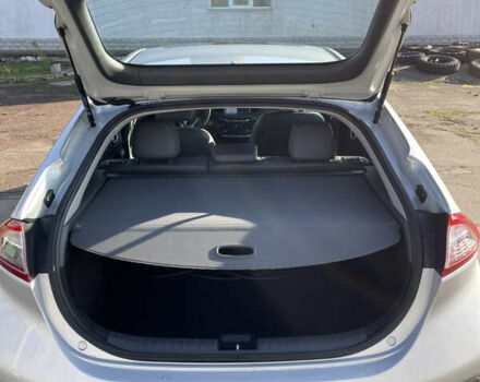 Сірий Хендай Ioniq, об'ємом двигуна 0 л та пробігом 121 тис. км за 12800 $, фото 10 на Automoto.ua