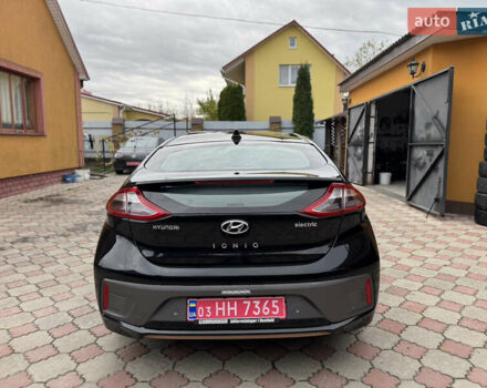 Серый Хендай Ioniq, объемом двигателя 0 л и пробегом 107 тыс. км за 12499 $, фото 6 на Automoto.ua