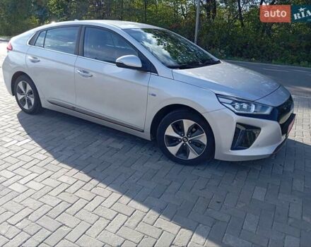 Серый Хендай Ioniq, объемом двигателя 0 л и пробегом 90 тыс. км за 13900 $, фото 5 на Automoto.ua