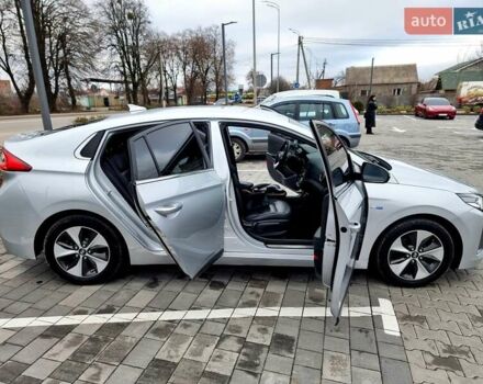 Серый Хендай Ioniq, объемом двигателя 0 л и пробегом 137 тыс. км за 12950 $, фото 20 на Automoto.ua