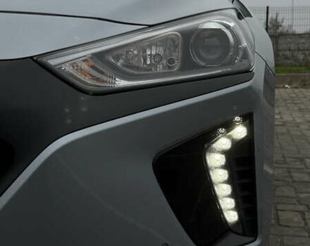 Сірий Хендай Ioniq, об'ємом двигуна 0 л та пробігом 166 тис. км за 11300 $, фото 3 на Automoto.ua