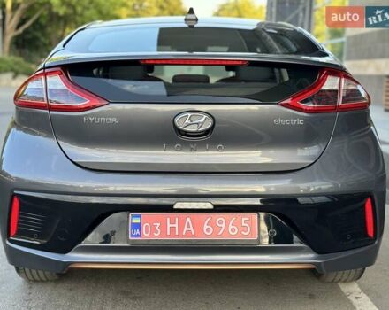 Сірий Хендай Ioniq, об'ємом двигуна 0 л та пробігом 81 тис. км за 12499 $, фото 2 на Automoto.ua