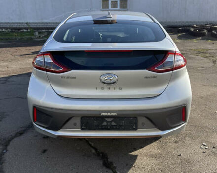 Сірий Хендай Ioniq, об'ємом двигуна 0 л та пробігом 121 тис. км за 12800 $, фото 1 на Automoto.ua