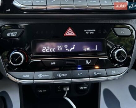 Сірий Хендай Ioniq, об'ємом двигуна 0 л та пробігом 81 тис. км за 12499 $, фото 71 на Automoto.ua