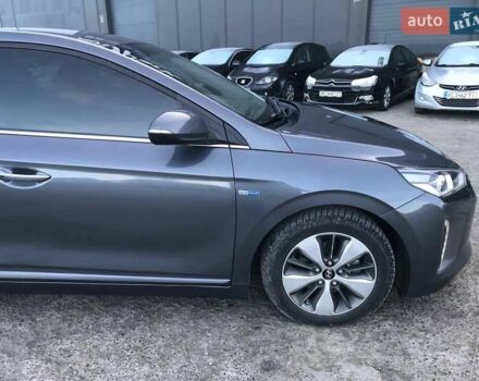 Серый Хендай Ioniq, объемом двигателя 1.6 л и пробегом 165 тыс. км за 15990 $, фото 9 на Automoto.ua