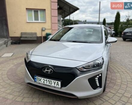 Серый Хендай Ioniq, объемом двигателя 0 л и пробегом 111 тыс. км за 13850 $, фото 3 на Automoto.ua