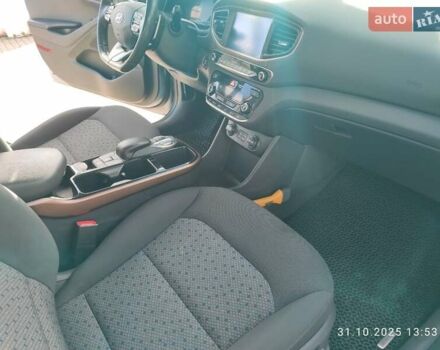 Хендай Ioniq 2018 в Полтаве на Automoto.ua Серый Хендай Ioniq, объемом двигателя 0 л и пробегом 114 тыс. км за 15100 $, фото 14 на Automoto.ua