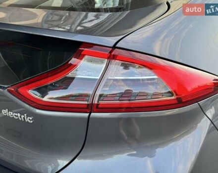 Сірий Хендай Ioniq, об'ємом двигуна 0 л та пробігом 81 тис. км за 12499 $, фото 42 на Automoto.ua