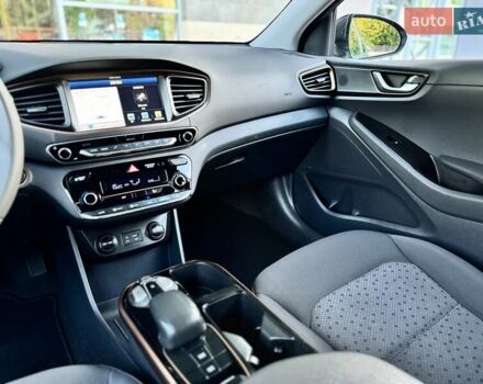 Сірий Хендай Ioniq, об'ємом двигуна 0 л та пробігом 81 тис. км за 12499 $, фото 74 на Automoto.ua