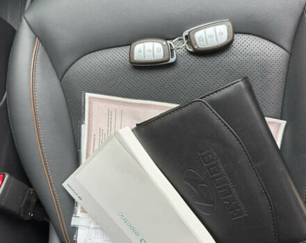 Серый Хендай Ioniq, объемом двигателя 0 л и пробегом 107 тыс. км за 12499 $, фото 65 на Automoto.ua