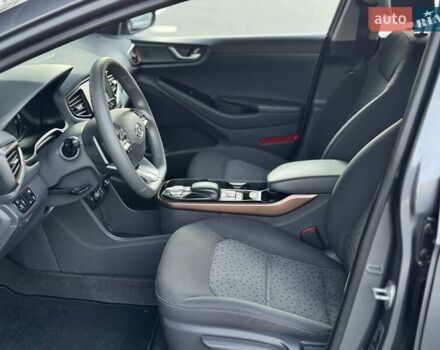 Сірий Хендай Ioniq, об'ємом двигуна 0 л та пробігом 81 тис. км за 12499 $, фото 50 на Automoto.ua
