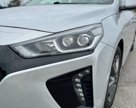 Серый Хендай Ioniq, объемом двигателя 0 л и пробегом 117 тыс. км за 13450 $, фото 5 на Automoto.ua