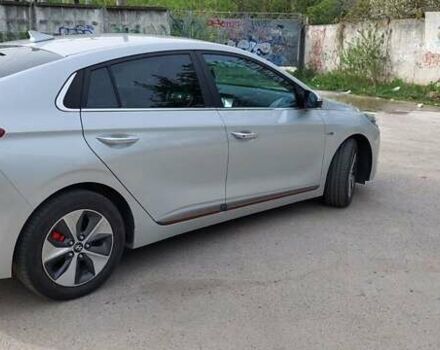 Сірий Хендай Ioniq, об'ємом двигуна 0 л та пробігом 83 тис. км за 16000 $, фото 16 на Automoto.ua