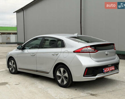Серый Хендай Ioniq, объемом двигателя 0 л и пробегом 87 тыс. км за 13500 $, фото 6 на Automoto.ua