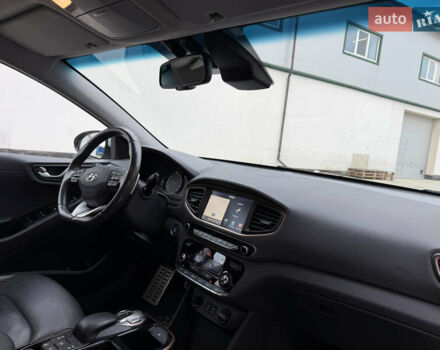 Серый Хендай Ioniq, объемом двигателя 0 л и пробегом 87 тыс. км за 13500 $, фото 9 на Automoto.ua