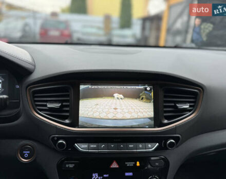 Серый Хендай Ioniq, объемом двигателя 0 л и пробегом 107 тыс. км за 12499 $, фото 51 на Automoto.ua