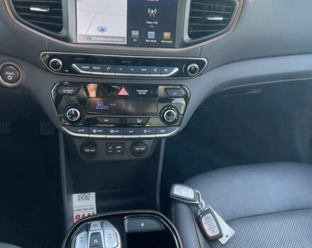 Сірий Хендай Ioniq, об'ємом двигуна 0 л та пробігом 121 тис. км за 12800 $, фото 23 на Automoto.ua